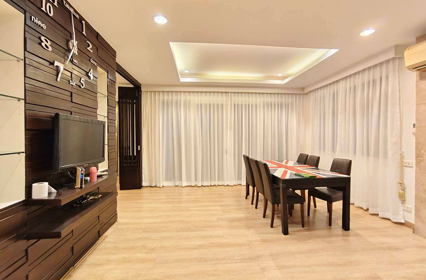 House with Shared Pool in Lat Phrao 